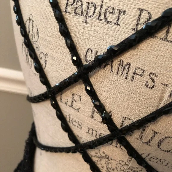 NEW LUCCI LU SZ 18 BLACK SLEEVELESS BEADED LACE FORMAL EVENING GOWN - Picture 9 of 15